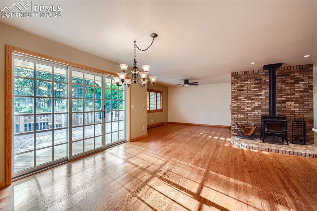 Image 18 of 50: Dining Room