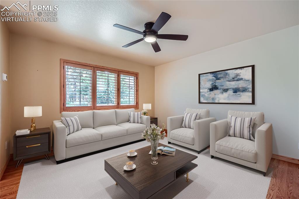 Image 20 of 50: Virtually staged family room