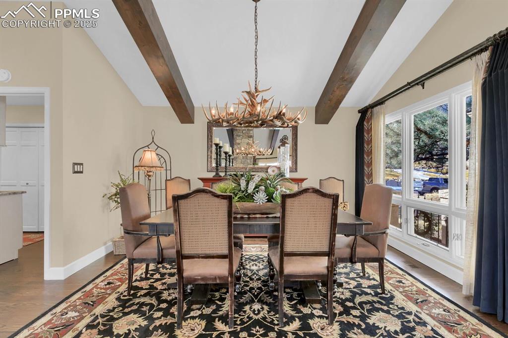 Image 10 of 42: Dining Area