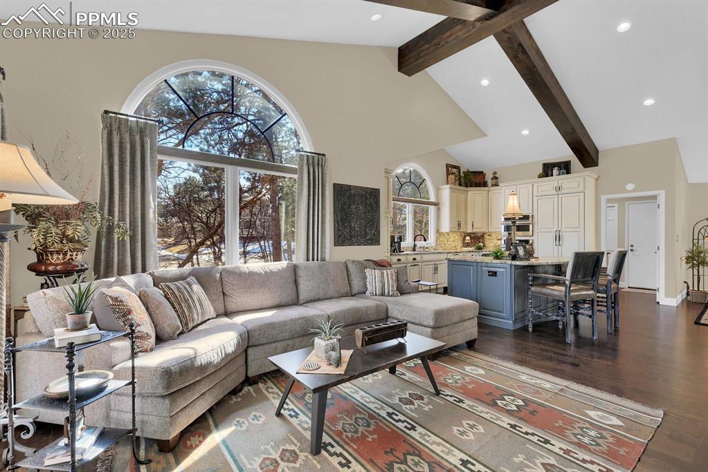 Image 18 of 42: Living Room