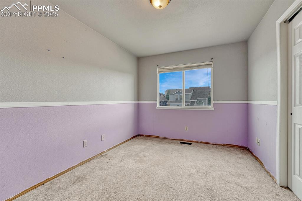 Image 21 of 47: Bedroom