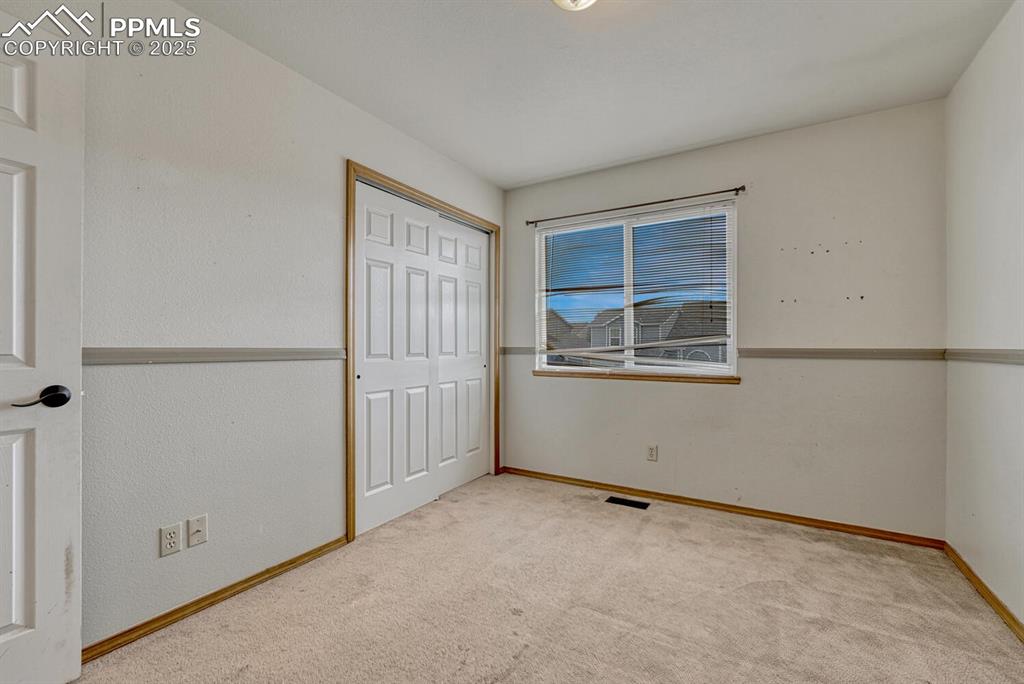 Image 27 of 47: Bedroom