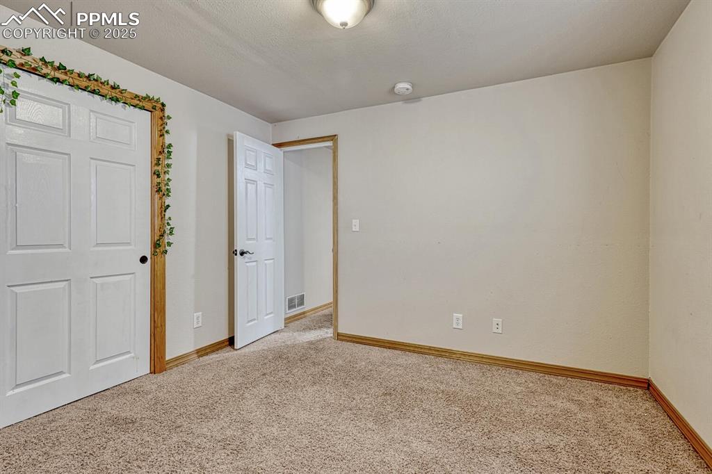 Image 34 of 47: Bedroom