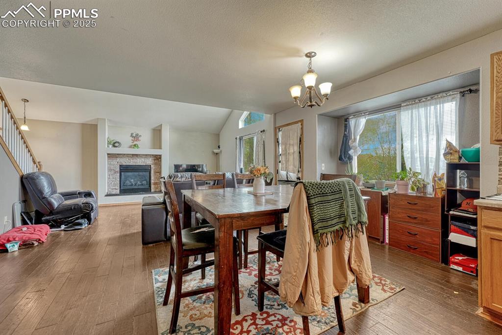 Image 8 of 47: Dining Area