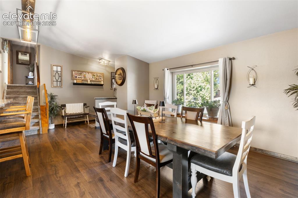 Image 10 of 26: Dining Area