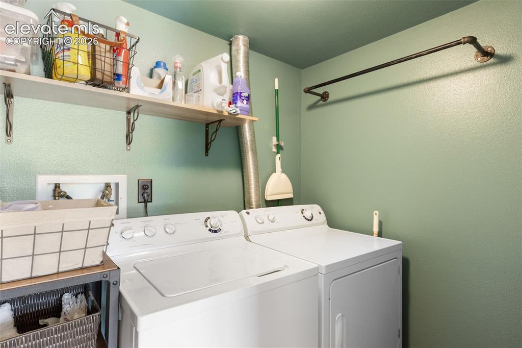Image 16 of 26: Bathroom