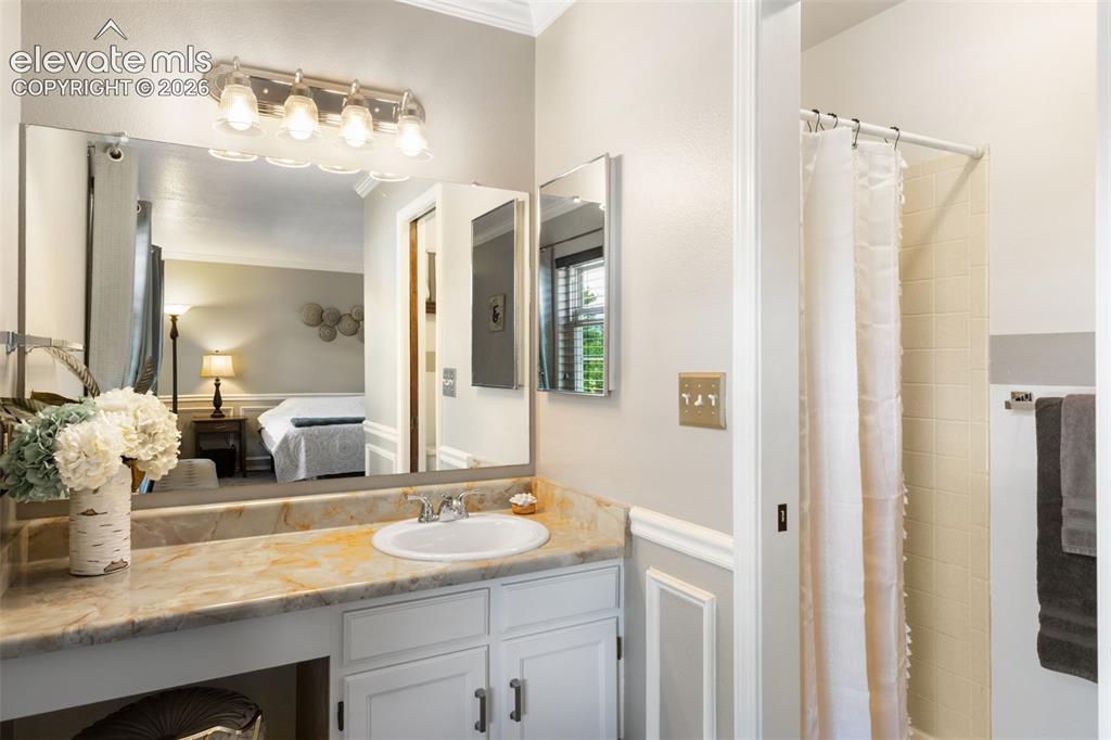 Image 19 of 26: Master Bedroom