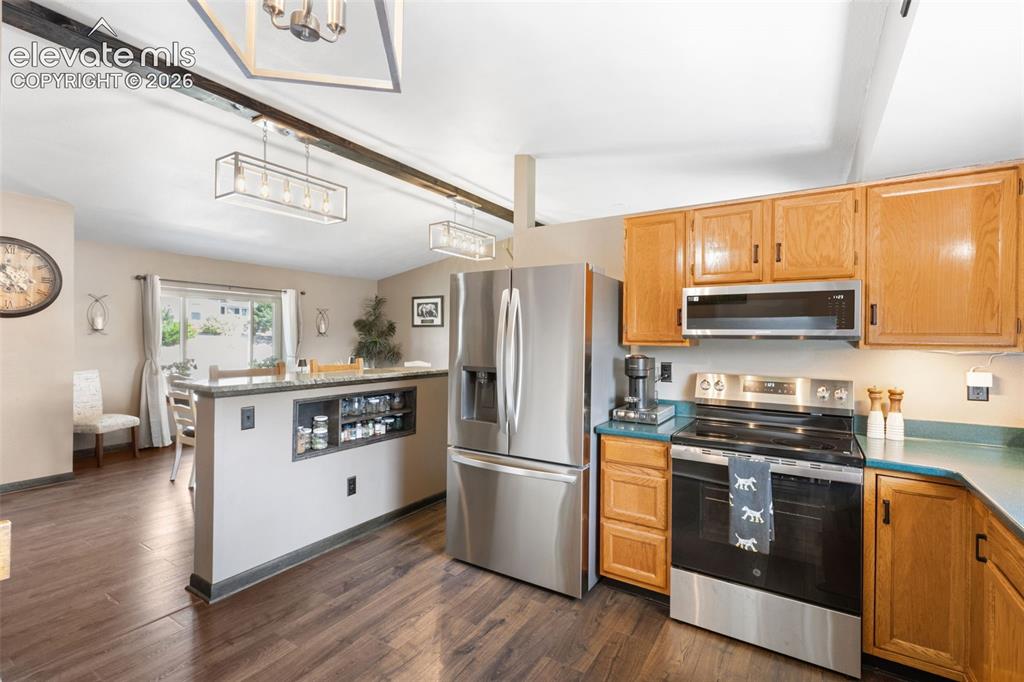 Image 8 of 26: Kitchen