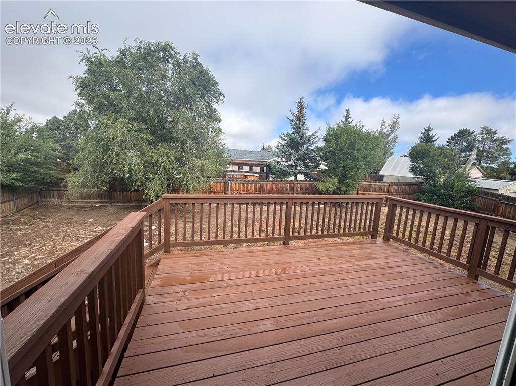 Image 12 of 35: Deck
