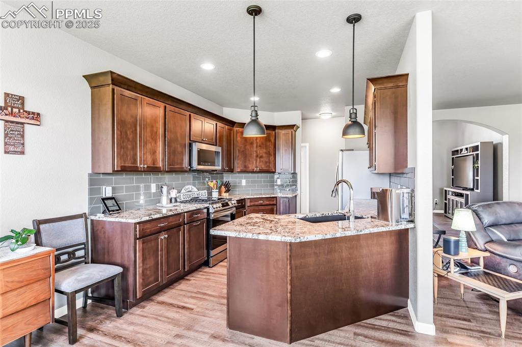 Image 13 of 46: Kitchen