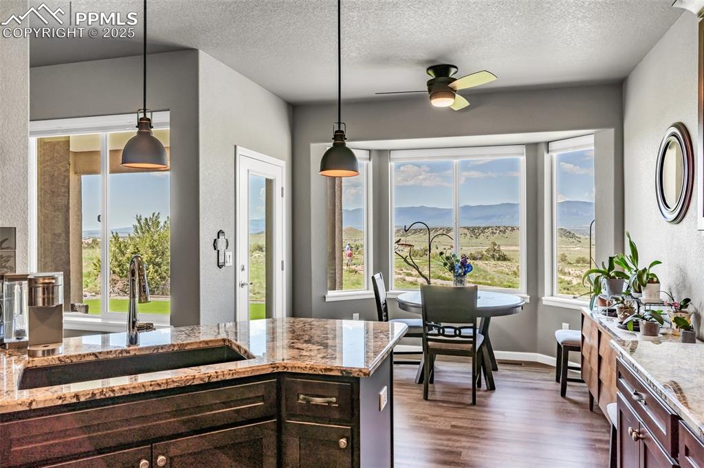 Image 15 of 46: Kitchen