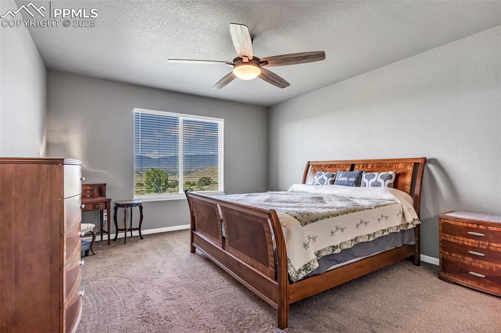 Image 17 of 46: Bedroom