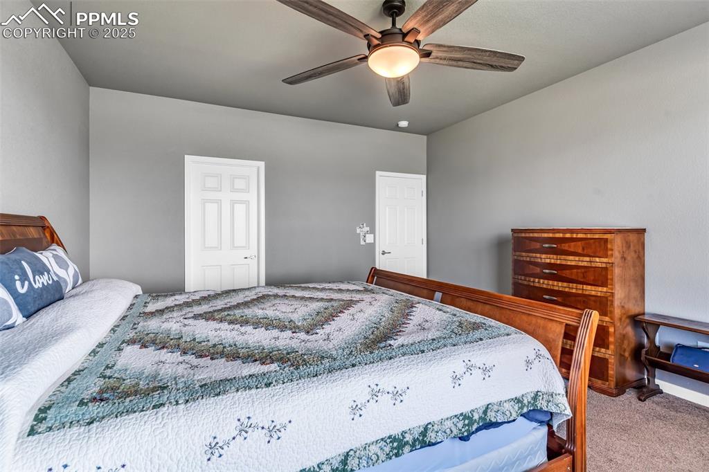 Image 18 of 46: Bedroom