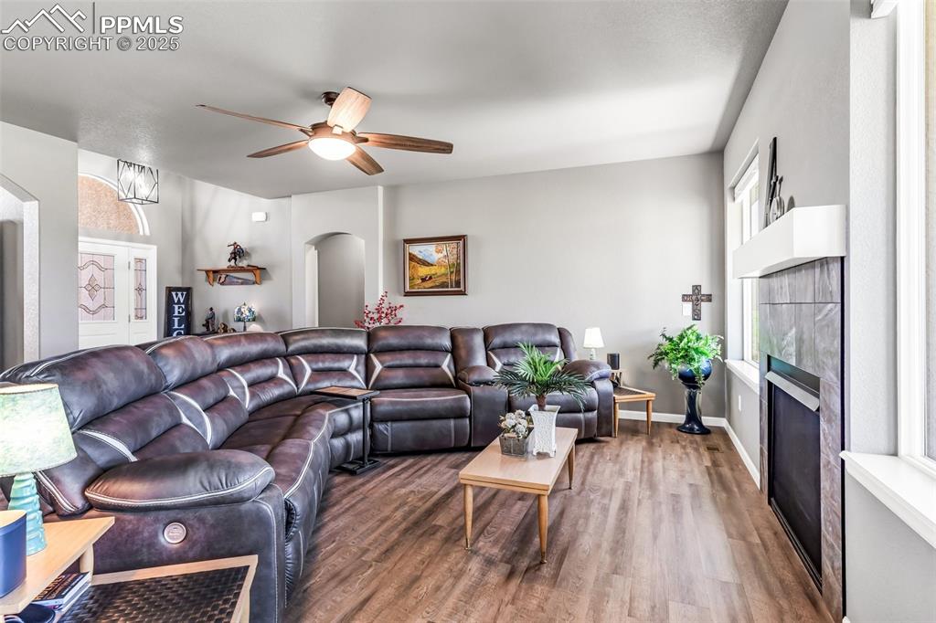 Image 9 of 46: Living Room