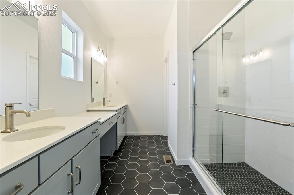 Image 6 of 11: Master Bathroom