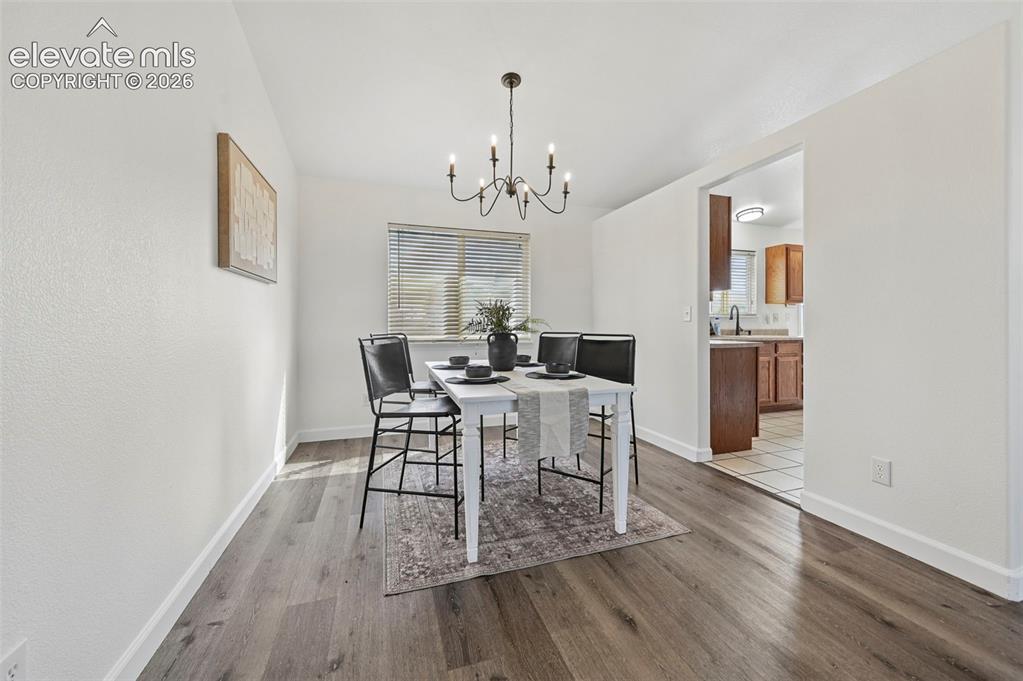 Image 10 of 36: Dining Area