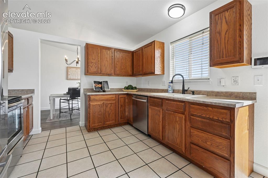 Image 12 of 36: Kitchen