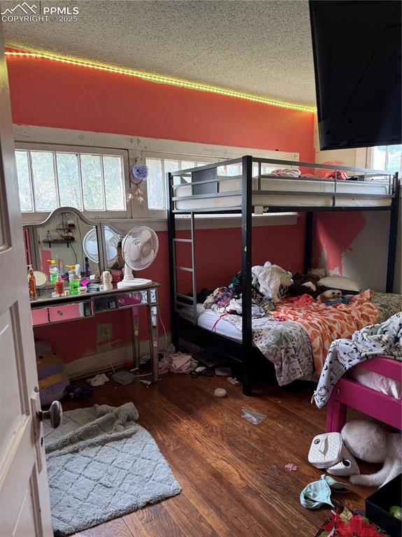 Image 6 of 12: Bedroom