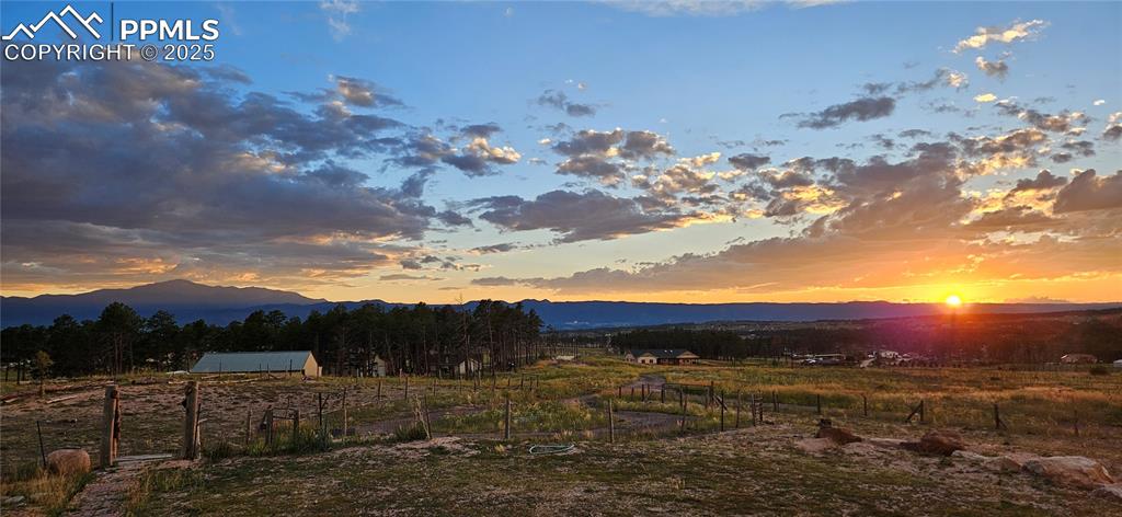 Image 14 of 22: The sunset!