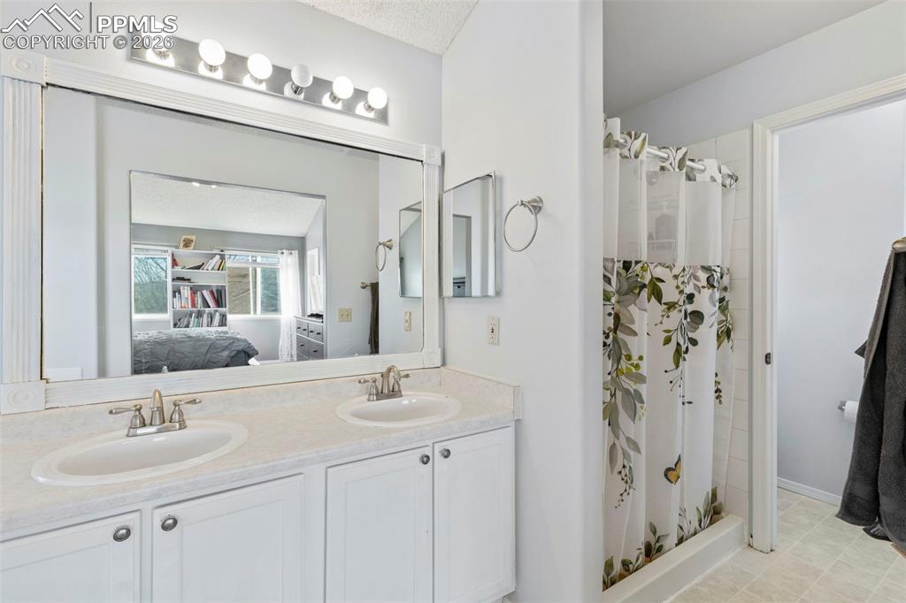 Image 17 of 32: Master Bathroom