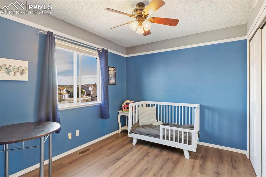 Image 20 of 32: Bedroom