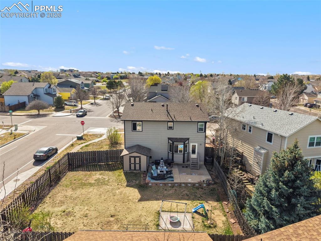 Image 24 of 32: Yard