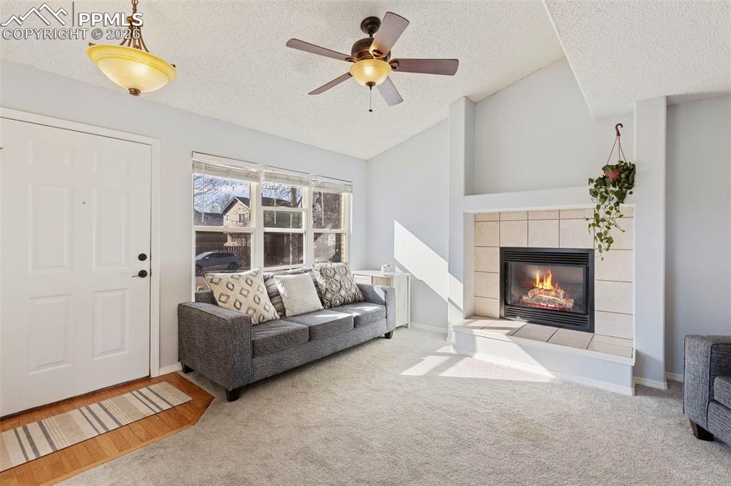 Image 4 of 32: Living Room