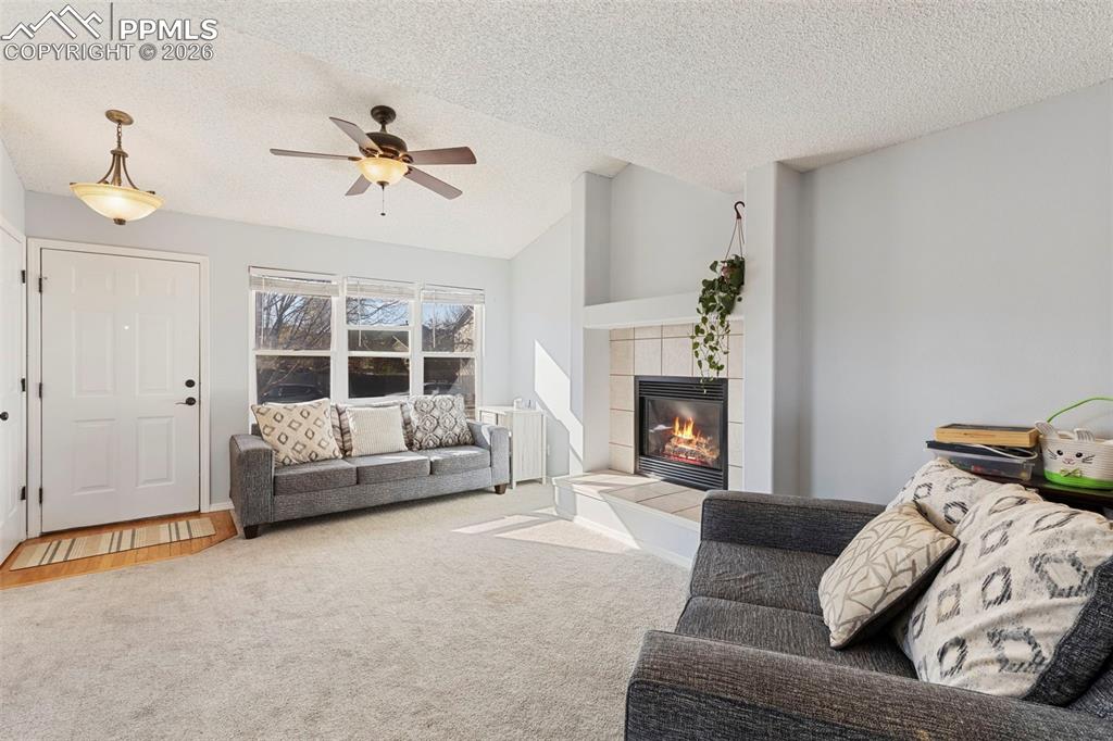 Image 5 of 32: Living Room