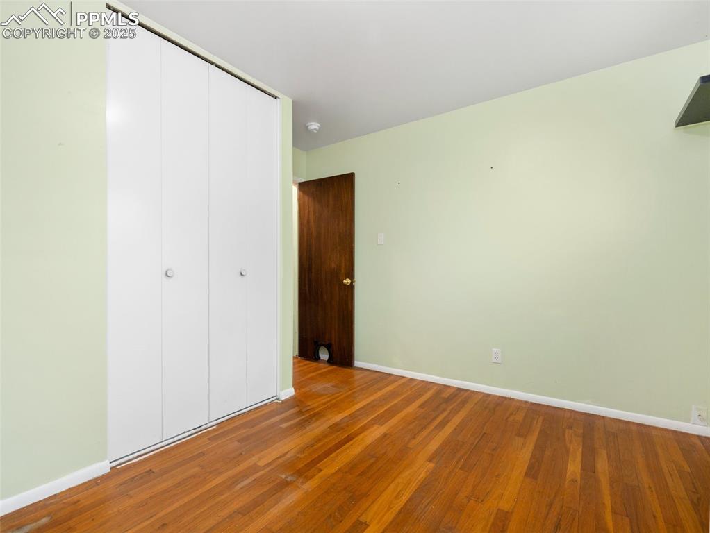 Image 14 of 23: Bedroom