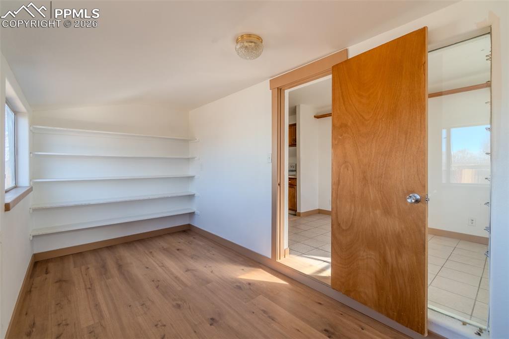 Image 12 of 44: Flex space 