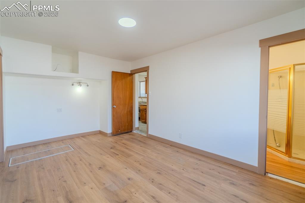 Image 22 of 44: Master Bedroom