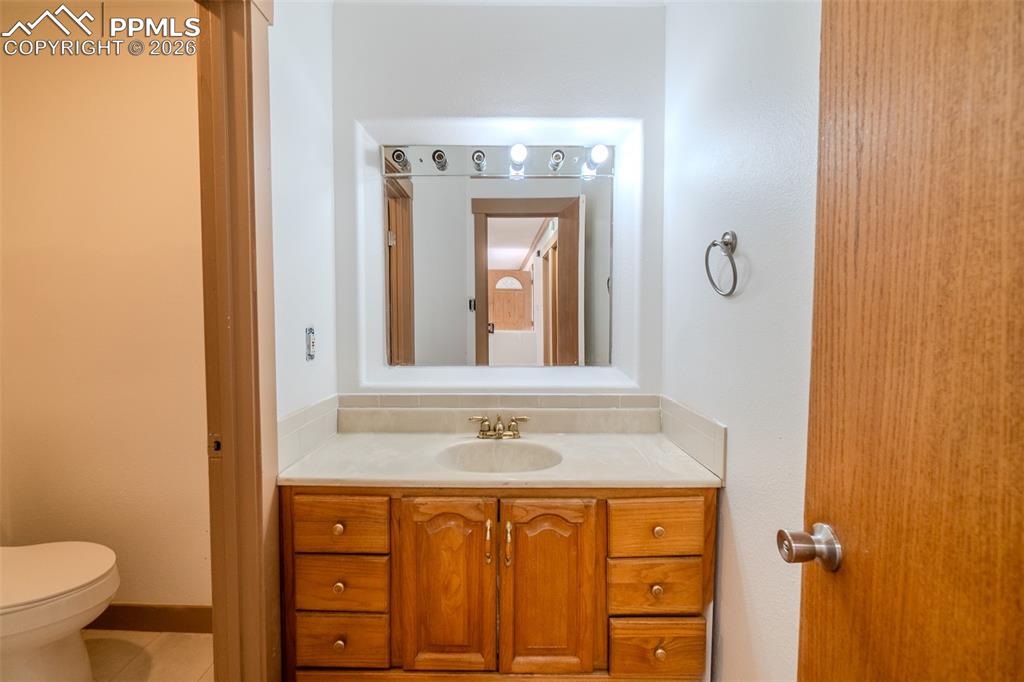 Image 30 of 44: Bathroom