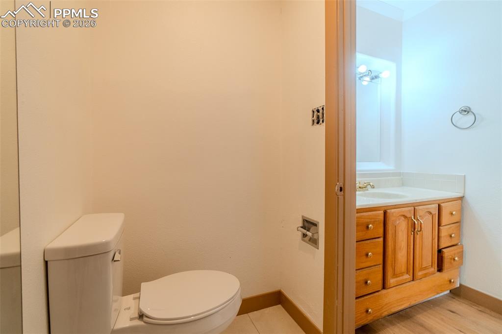 Image 31 of 44: Bathroom