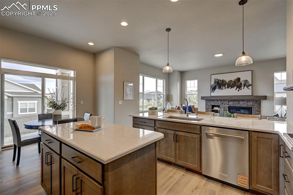 Image 16 of 32: Kitchen