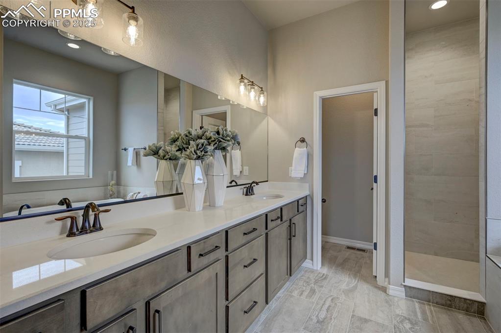 Image 23 of 32: Master Bathroom