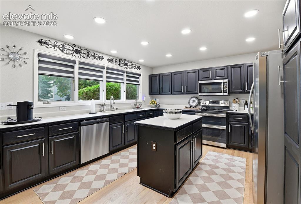 Image 10 of 46: Kitchen