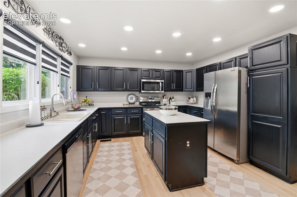 Image 11 of 46: Kitchen