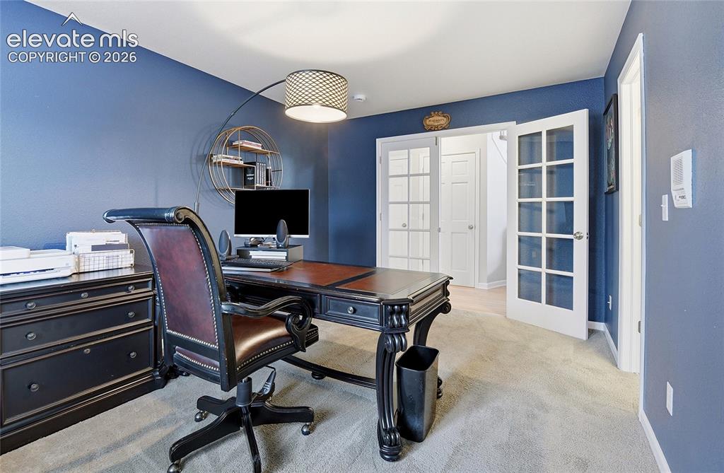 Image 19 of 46: Office