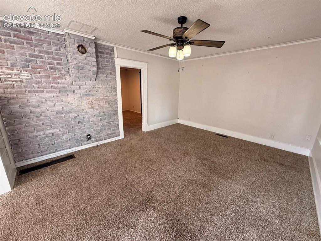 Image 10 of 50: Living Room