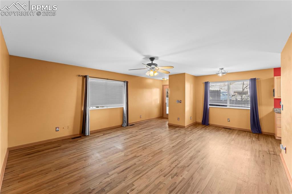 Image 18 of 34: Living Room