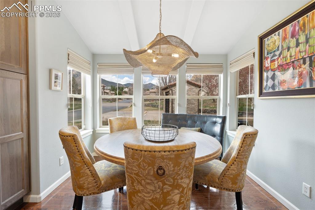 Image 13 of 44: Dining Area