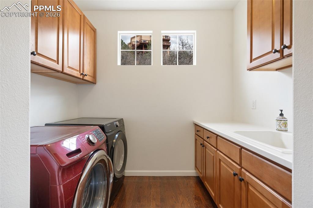 Image 21 of 44: Laundry