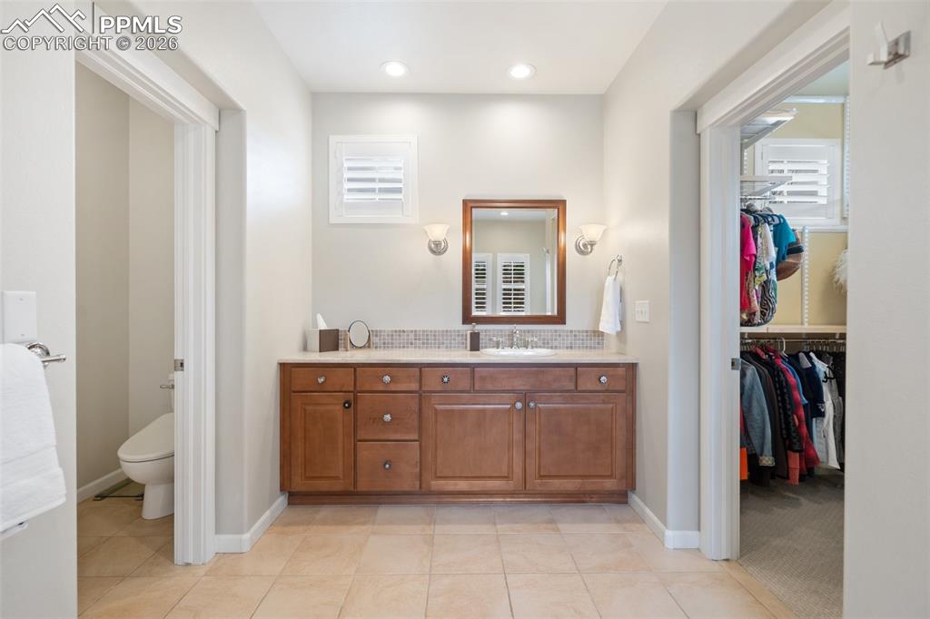 Image 22 of 44: Master Bathroom