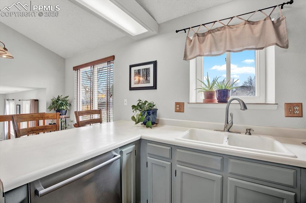 Image 12 of 39: Kitchen