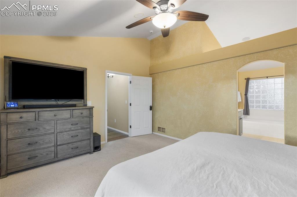 Image 17 of 44: Bedroom