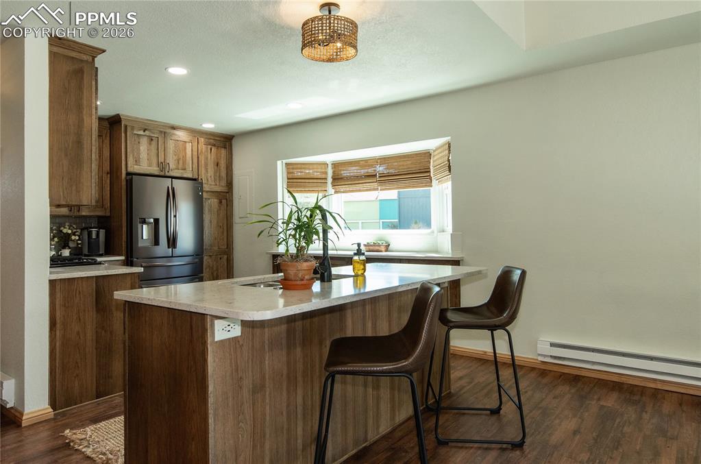 Image 10 of 43: Kitchen