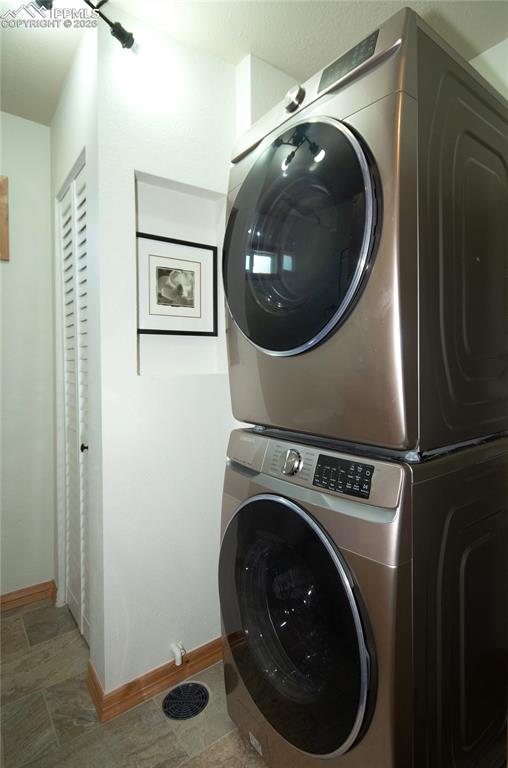 Image 25 of 43: Laundry