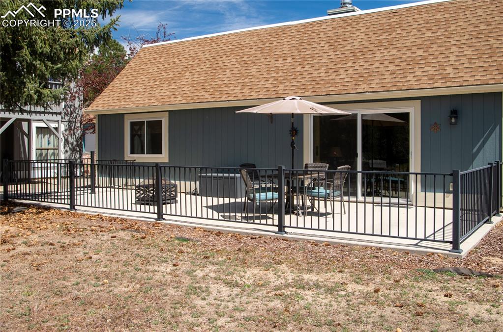 Image 26 of 43: Back of Structure