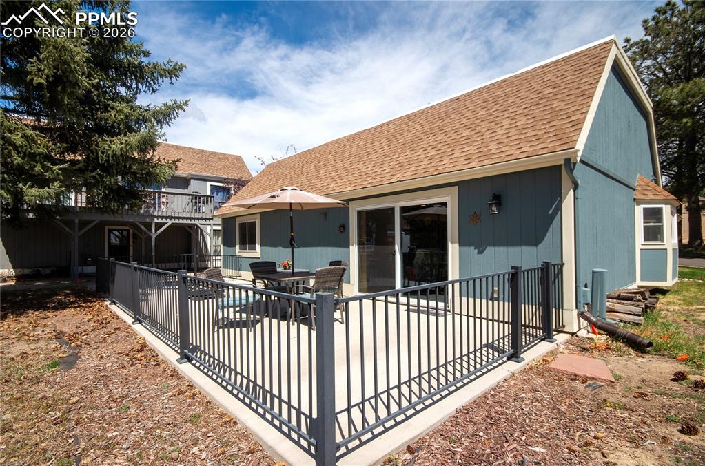 Image 27 of 43: Back of Structure