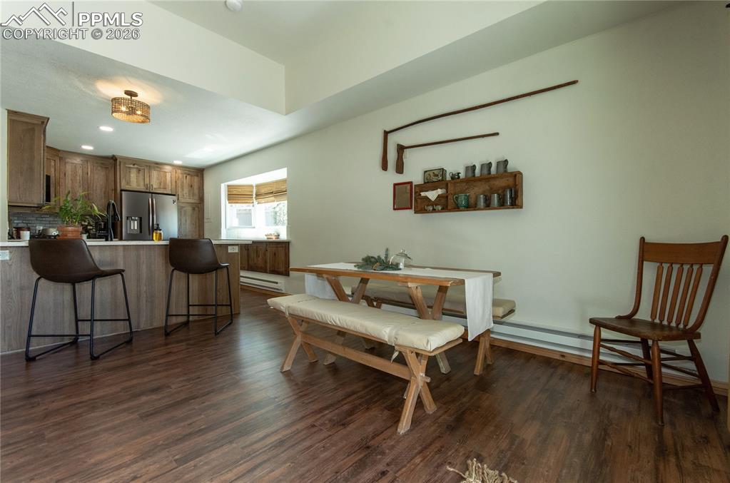 Image 7 of 43: Dining Area